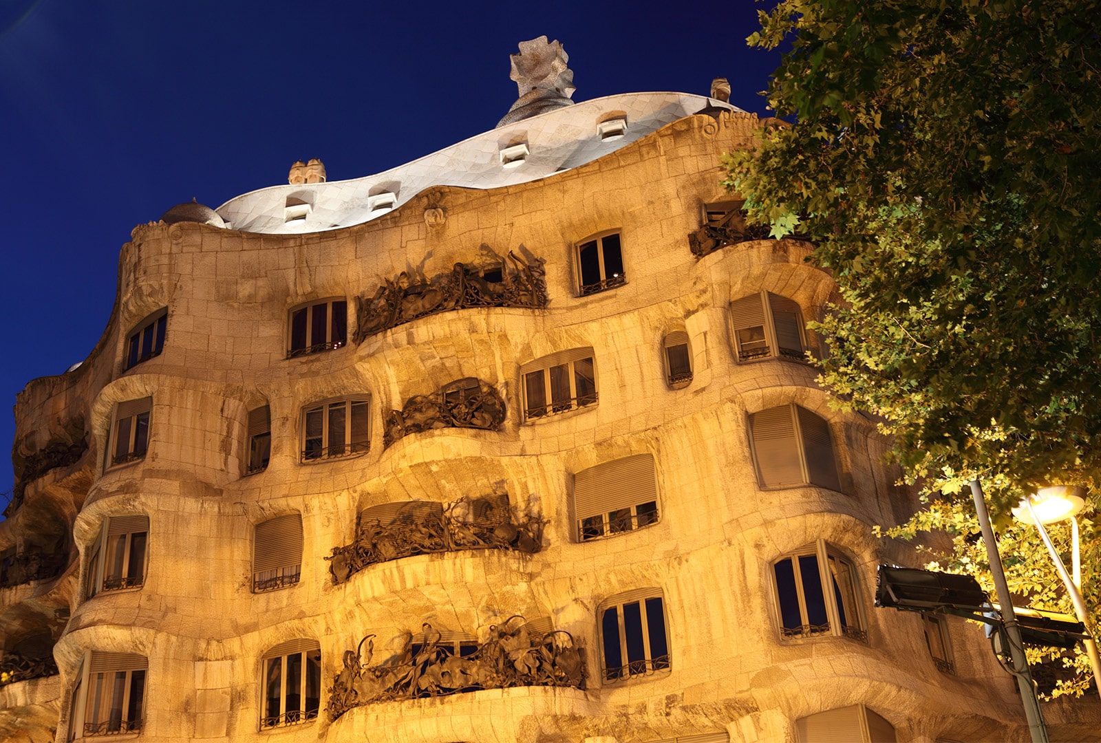 Casa Mila, Antonio Gaudi